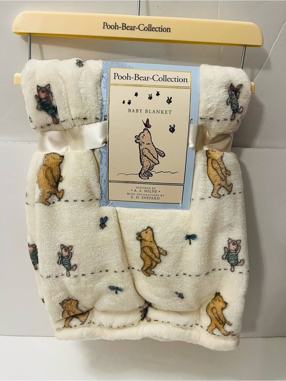 Winnie the Pooh Bear Collection Cream Baby Blanket Pooh Piglet Walking Dancing